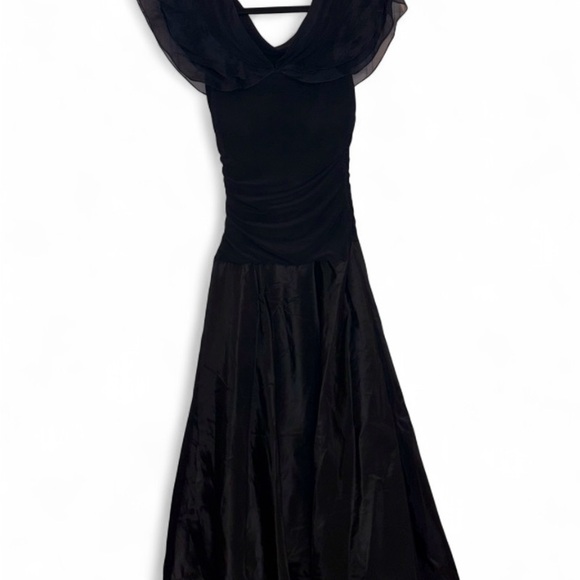 Lillie Rubin Dresses & Skirts - Lillie Rubin Black Maxi Dress